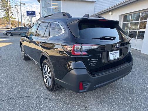 Crystal Black Silica 2022 Subaru Outback Premium