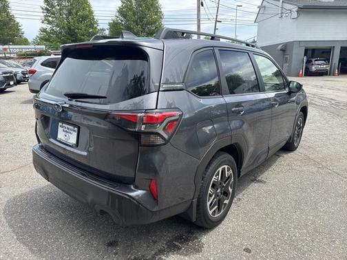 Magnetite Gray Metallic 2025 Subaru Forester Premium
