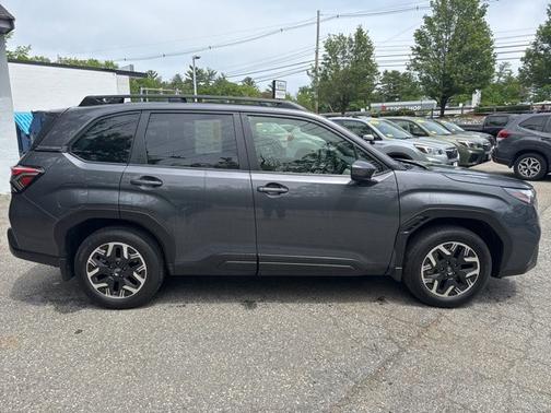 Magnetite Gray Metallic 2025 Subaru Forester Premium
