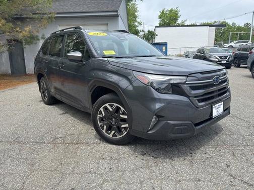 Magnetite Gray Metallic 2025 Subaru Forester Premium