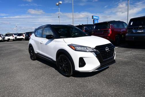 2023 Nissan Kicks SR