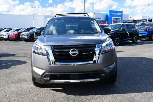 2023 Nissan Pathfinder Platinum