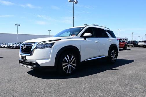 2024 Nissan Pathfinder Platinum