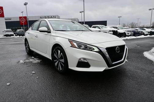 2022 Nissan Altima 2.5 SV