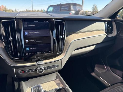 2022 Volvo XC60 B5 Inscription