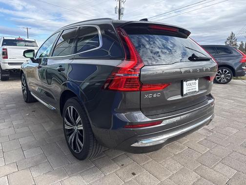 2022 Volvo XC60 B5 Inscription