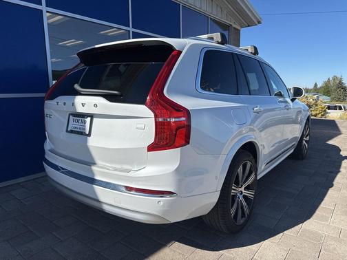 2022 Volvo XC90 Recharge Plug-In Hybrid T8 Inscription 7 Passenger