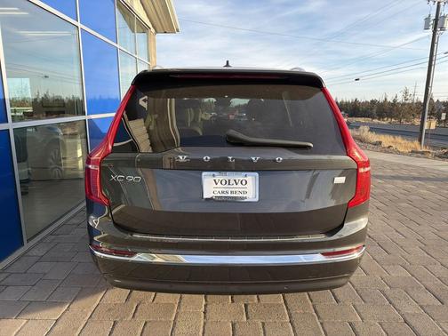 2023 Volvo XC90 Recharge Plug-In Hybrid T8 Plus Bright Theme 7-Seater