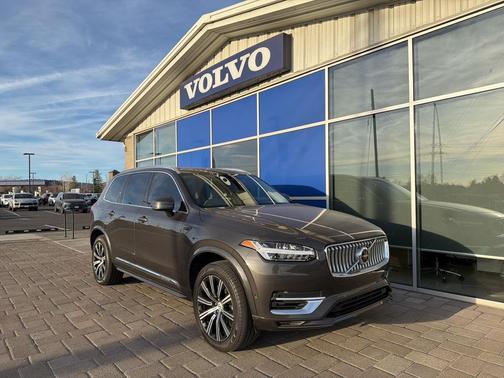 2023 Volvo XC90 Recharge Plug-In Hybrid T8 Plus Bright Theme 7-Seater