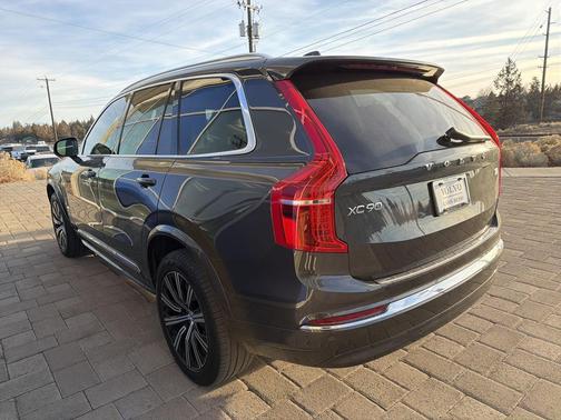 2023 Volvo XC90 Recharge Plug-In Hybrid T8 Plus Bright Theme 7-Seater