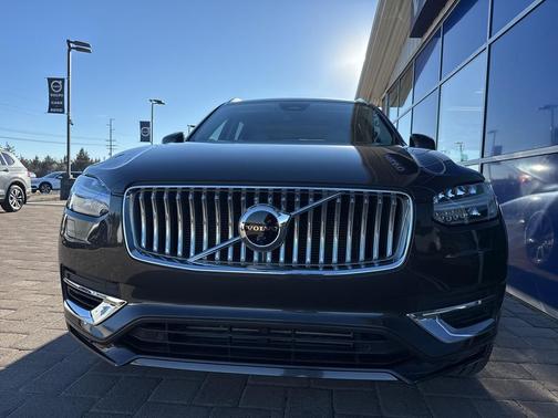 2023 Volvo XC90 Recharge Plug-In Hybrid T8 Plus Bright Theme 7-Seater