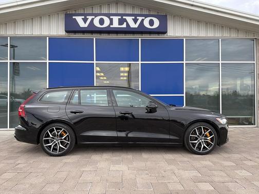 2024 Volvo V60 Recharge Plug-In Hybrid Polestar