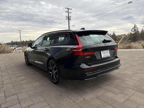 2024 Volvo V60 Recharge Plug-In Hybrid Polestar