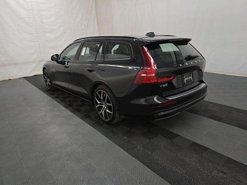 2024 Volvo V60 Recharge Plug-In Hybrid Polestar
