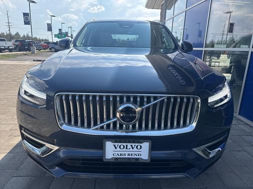 2023 Volvo XC90 Recharge Plug-In Hybrid T8 Plus Bright Theme 7-Seater