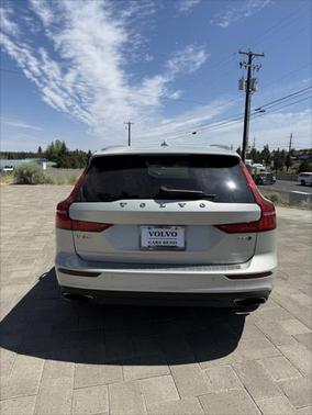 2020 Volvo V60 Cross Country T5