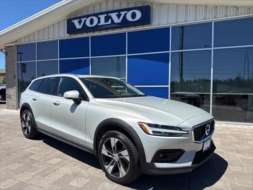 2020 Volvo V60 Cross Country T5