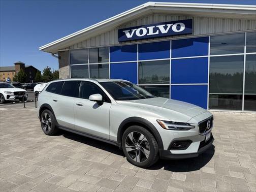 2020 Volvo V60 Cross Country T5