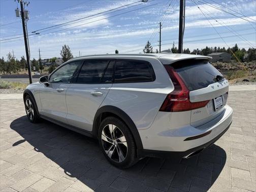 2020 Volvo V60 Cross Country T5