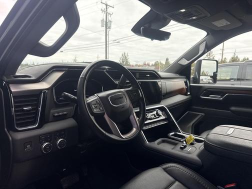 2025 GMC Sierra 3500 Denali