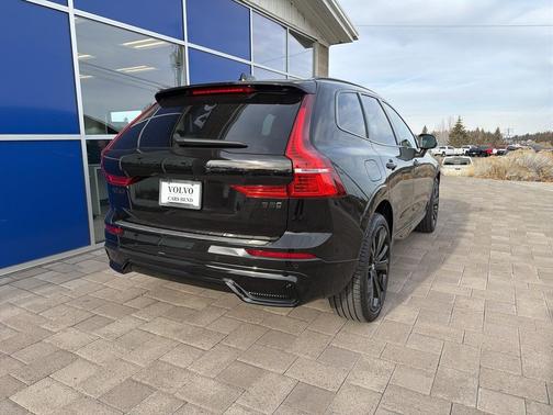 2024 Volvo XC60 B5 Ultimate Black Edition
