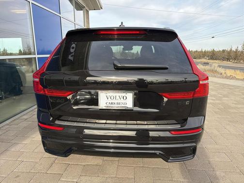 2024 Volvo XC60 B5 Ultimate Black Edition