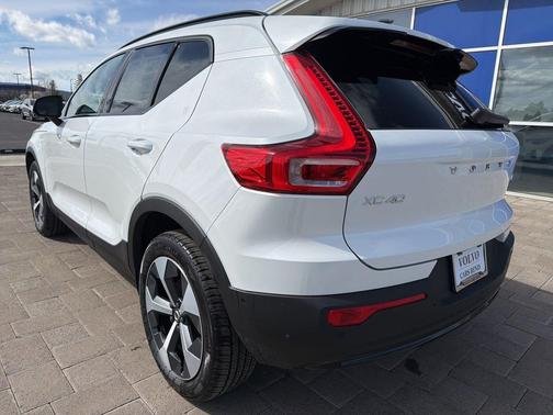 Crystal White 2026 Volvo XC40 Plus, B5 AWD Gas (mild hybrid), Dark