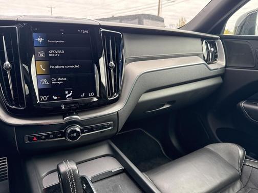 2021 Volvo XC60 Recharge Plug-In Hybrid T8 R-Design