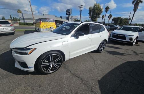 2021 Volvo XC60 Recharge Plug-In Hybrid T8 R-Design