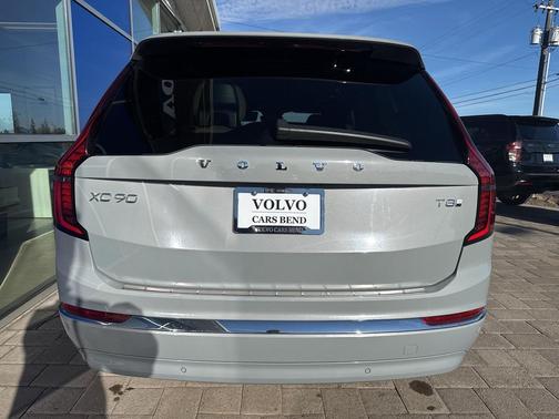 2025 Volvo XC90 Plug-In Hybrid T8 Ultra 7-Seater