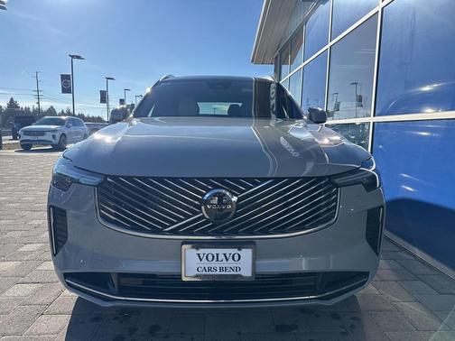 2025 Volvo XC90 Plug-In Hybrid T8 Ultra 7-Seater