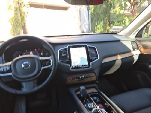 2024 Volvo XC90 Recharge Plug-In Hybrid T8 Plus 6-Seater