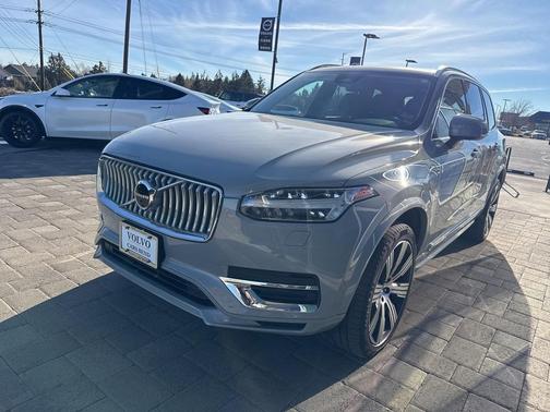 2024 Volvo XC90 Recharge Plug-In Hybrid T8 Plus 6-Seater