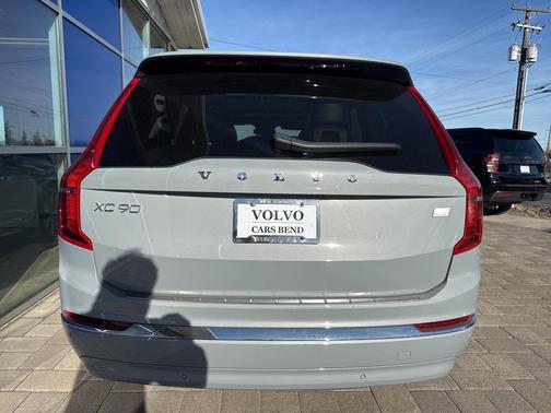 2024 Volvo XC90 Recharge Plug-In Hybrid T8 Plus 6-Seater