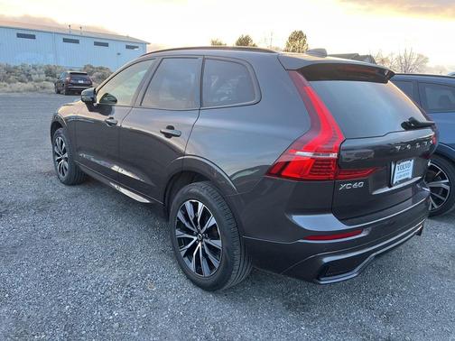 2025 Volvo XC60 B5 Core