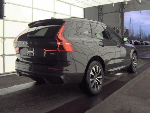 2025 Volvo XC60 B5 Core