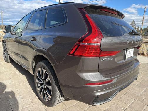 2025 Volvo XC60 B5 Core