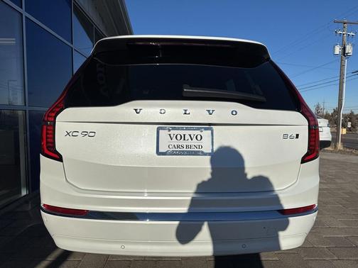 2025 Volvo XC90 B6 Plus 7-Seater