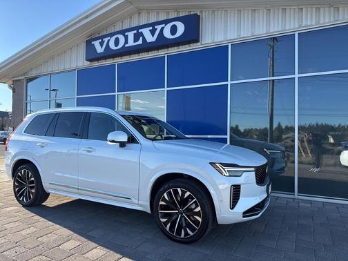 2025 Volvo XC90 B6 Plus 7-Seater