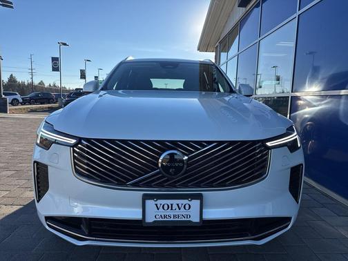 2025 Volvo XC90 B6 Plus 7-Seater