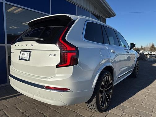 2025 Volvo XC90 B6 Plus 7-Seater