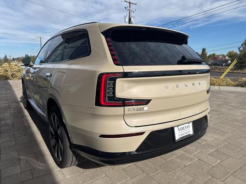 2025 Volvo EX90 Twin Motor Performance Plus 6-Seater