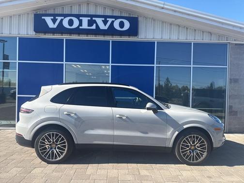 2022 Porsche Cayenne Cayenne