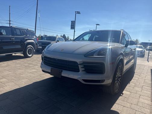2022 Porsche Cayenne Cayenne