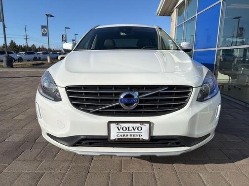 Ice White 2016 Volvo XC60 T6 Drive-E