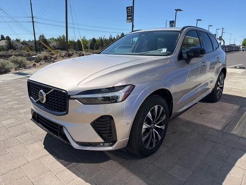2025 Volvo XC60 B5 Plus