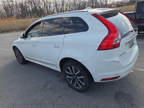 2016 Volvo XC60 T6 Drive-E