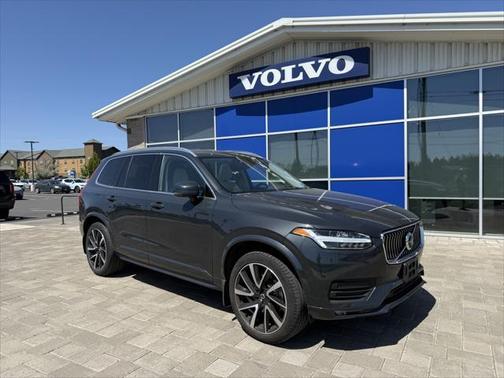 2022 Volvo XC90 T6 Momentum