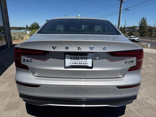 2024 Volvo S60 B5 Core Dark Theme