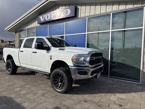 2023 RAM 2500 Tradesman Crew Cab 4x4 6'4' Box